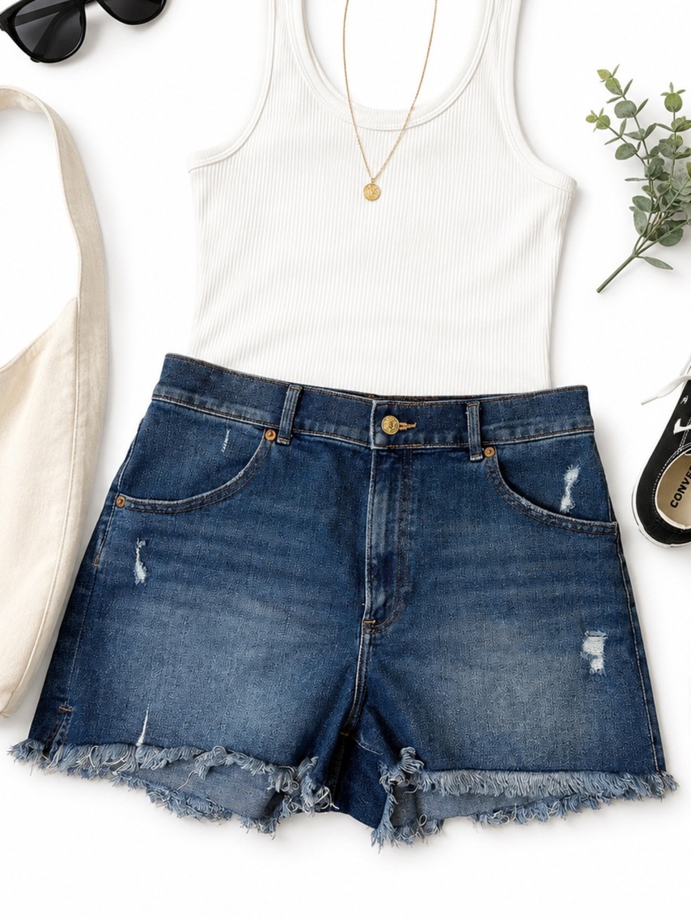Express Super High Rise Mom Shorts Distressed Raw Hem Denim Shorts | Size 12